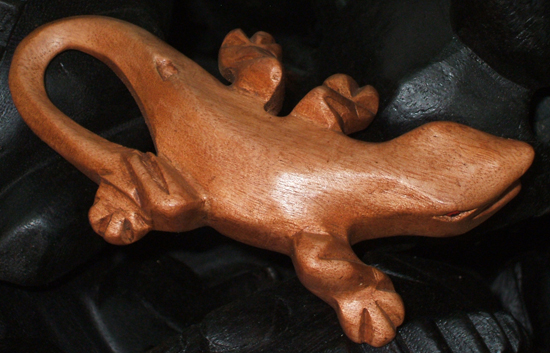 animal in carving wood with sound